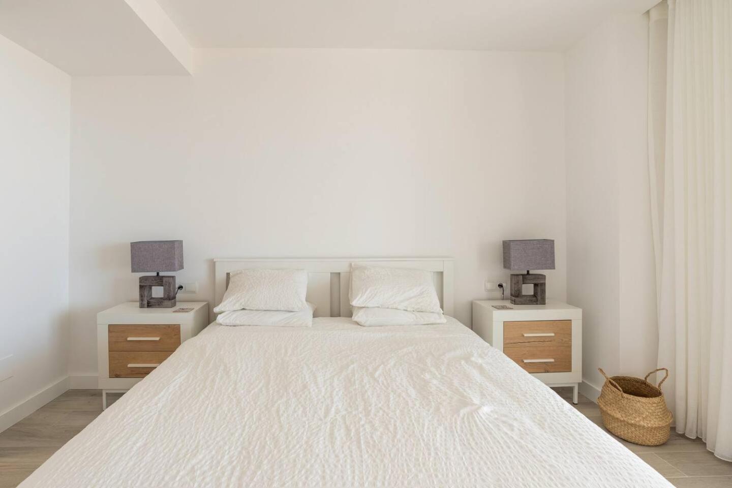 Mediterranean Apartment With Sea Views In מיחאס מראה חיצוני תמונה