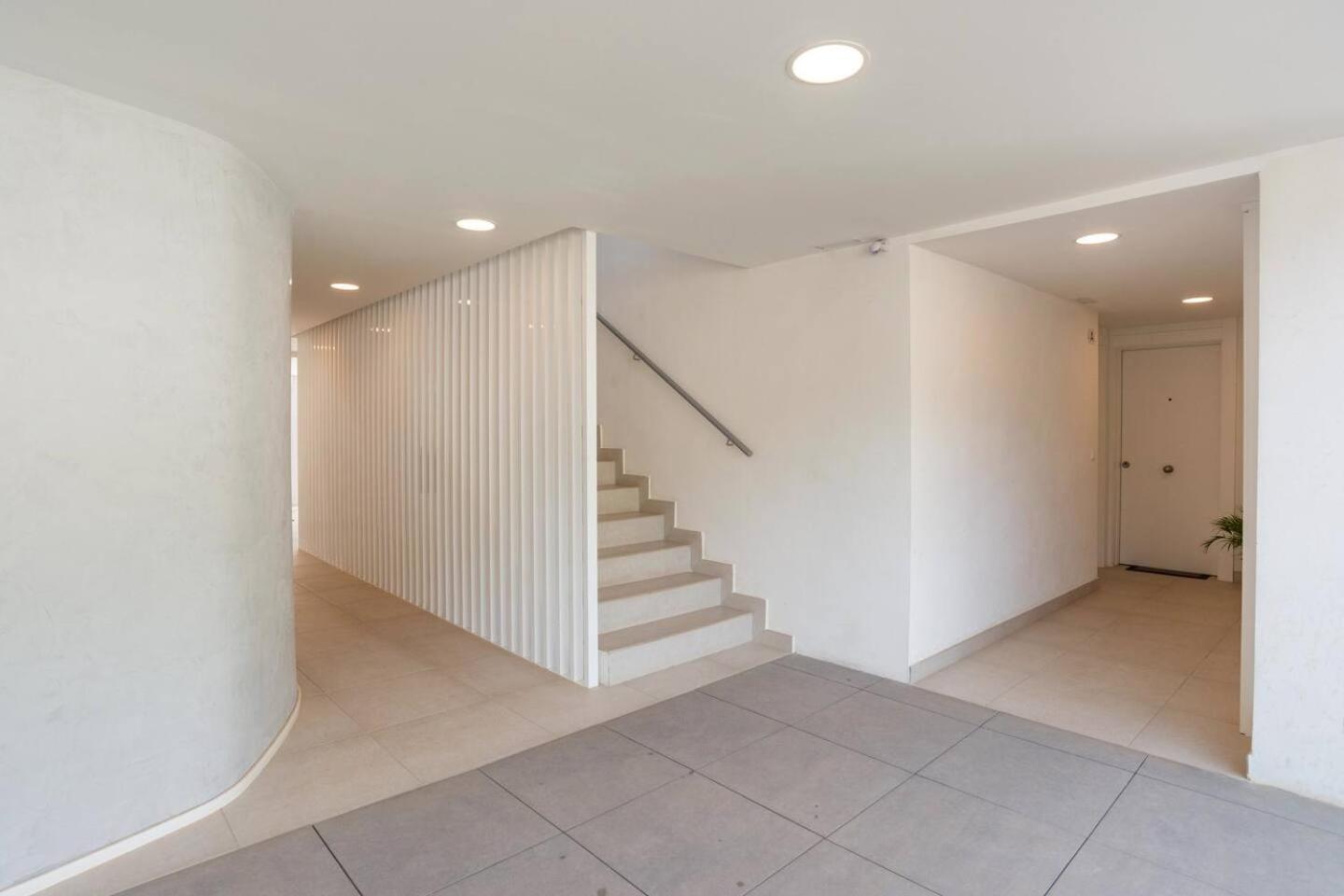 Mediterranean Apartment With Sea Views In מיחאס מראה חיצוני תמונה