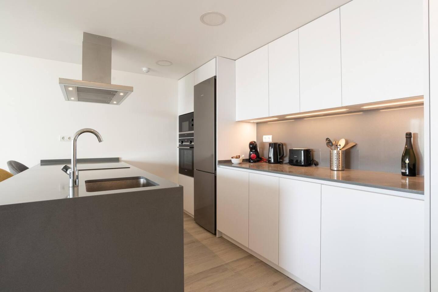 Mediterranean Apartment With Sea Views In מיחאס מראה חיצוני תמונה