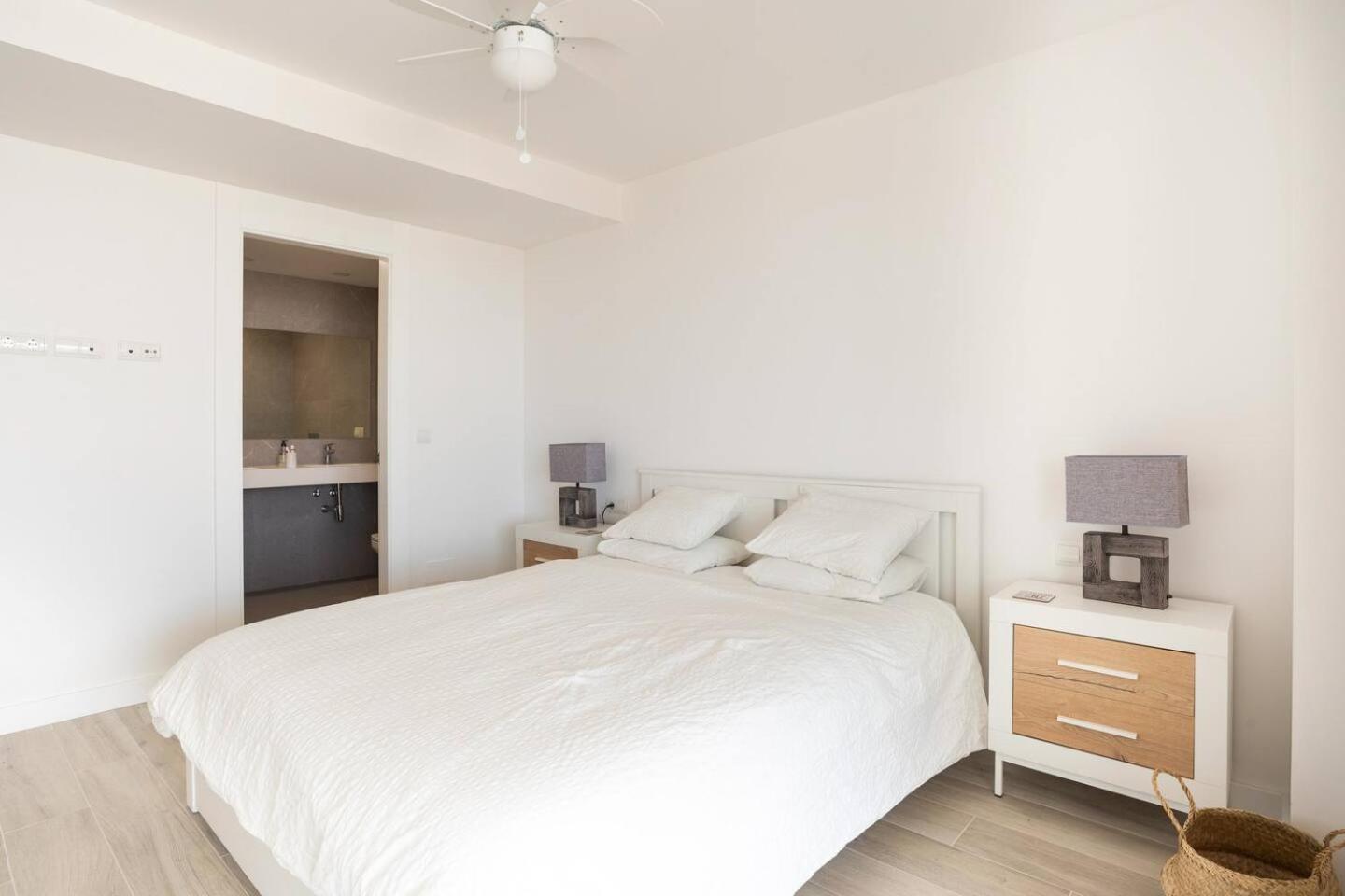Mediterranean Apartment With Sea Views In מיחאס מראה חיצוני תמונה