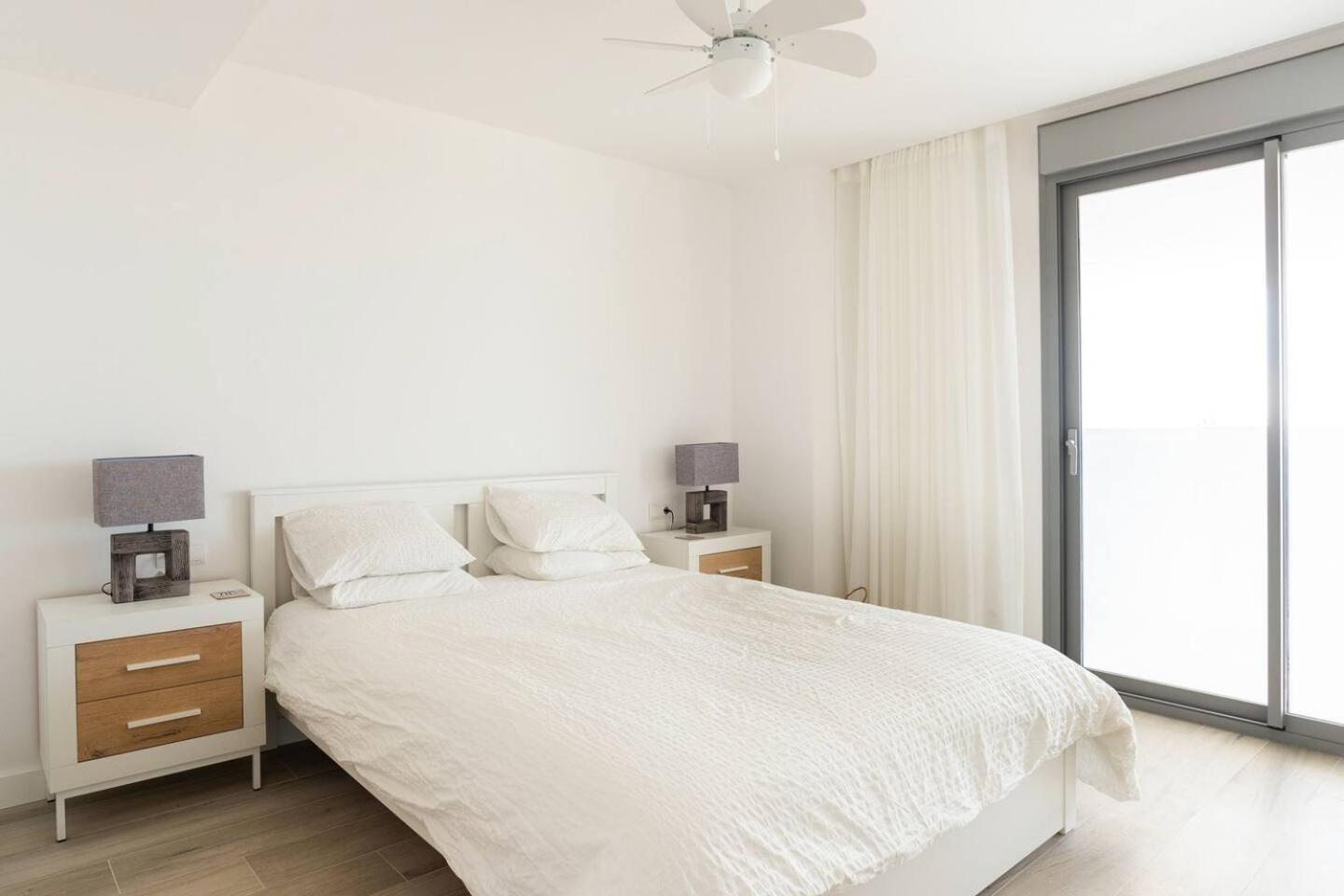Mediterranean Apartment With Sea Views In מיחאס מראה חיצוני תמונה