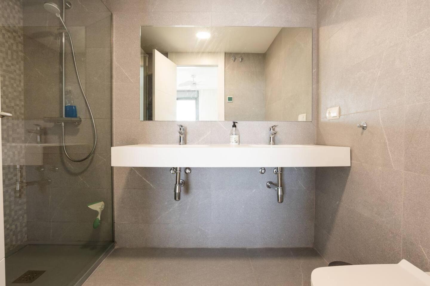 Mediterranean Apartment With Sea Views In מיחאס מראה חיצוני תמונה